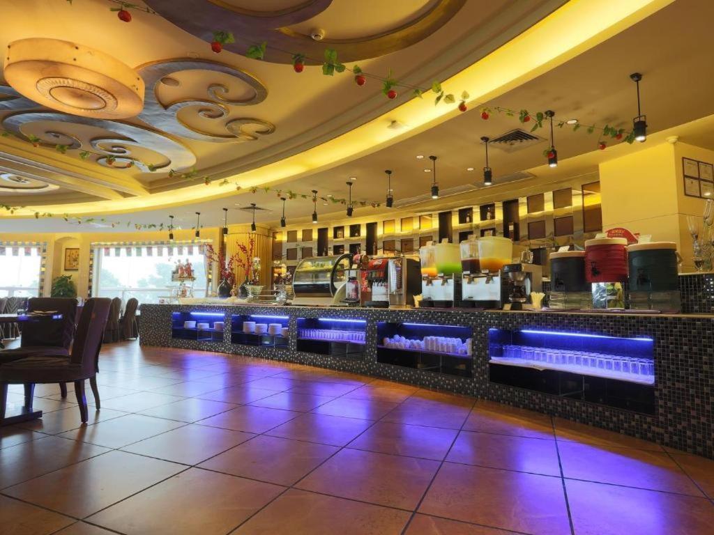 Hua Xia Pearl Hotel Фошан Екстериор снимка