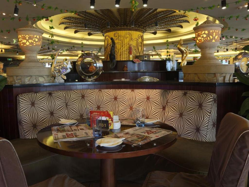 Hua Xia Pearl Hotel Фошан Екстериор снимка